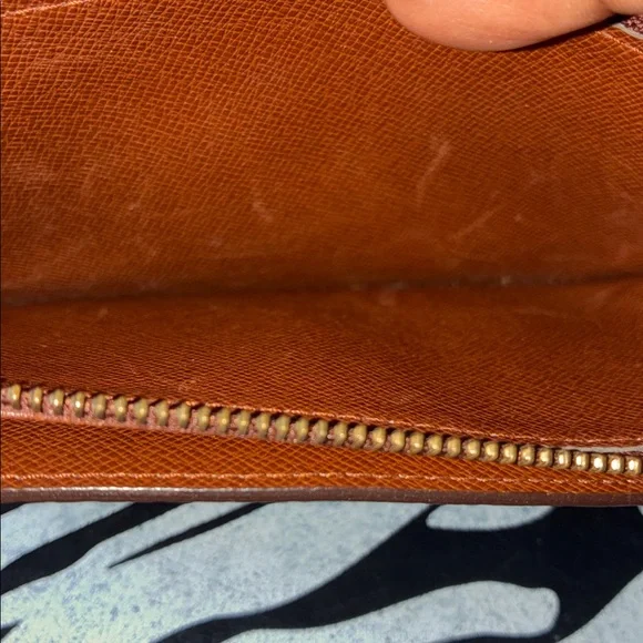 Louis Vuitton Classic Brown Monogram Clutch with dust bag - Picture 12 of 17